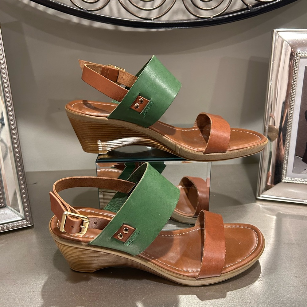 Elegant Green and Tan Wedge Sandals